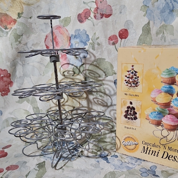 Wilton Other - Wilton Cupcakes 'N More Mini Dessert Stand